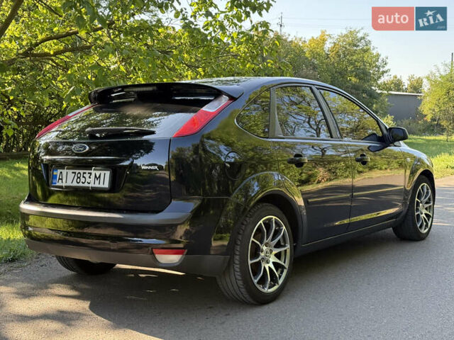 Черный Форд Фокус, объемом двигателя 1.6 л и пробегом 250 тыс. км за 4750 $, фото 3 на Automoto.ua