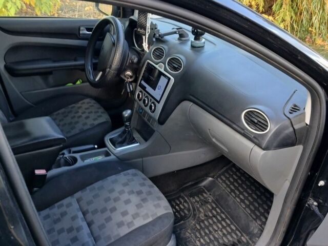 Чорний Форд Фокус, об'ємом двигуна 1.6 л та пробігом 223 тис. км за 4100 $, фото 6 на Automoto.ua