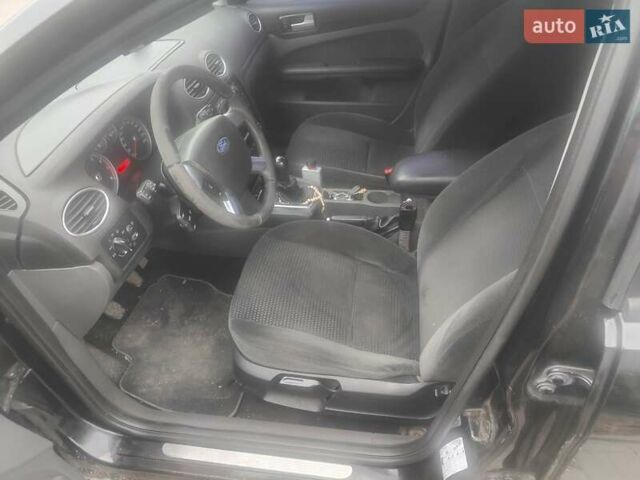 Черный Форд Фокус, объемом двигателя 2 л и пробегом 300 тыс. км за 4300 $, фото 9 на Automoto.ua