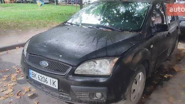 Черный Форд Фокус, объемом двигателя 1.6 л и пробегом 275 тыс. км за 3200 $, фото 3 на Automoto.ua