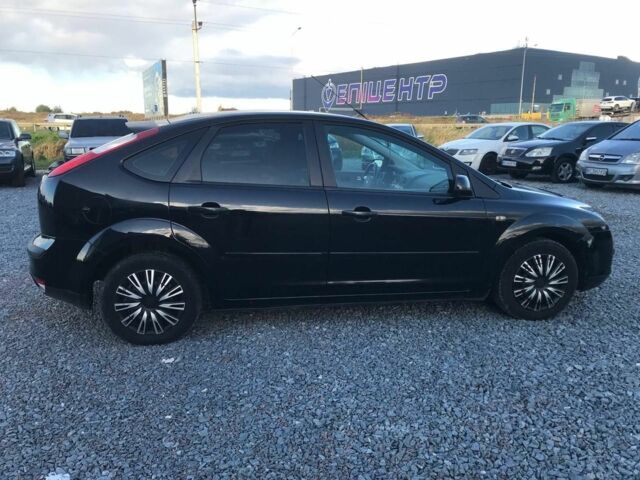 Черный Форд Фокус, объемом двигателя 1.6 л и пробегом 167 тыс. км за 5390 $, фото 4 на Automoto.ua