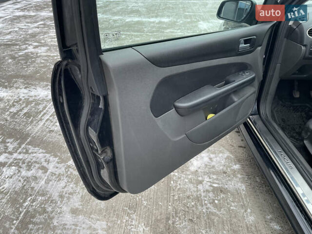 Чорний Форд Фокус, об'ємом двигуна 1.56 л та пробігом 150 тис. км за 2999 $, фото 6 на Automoto.ua