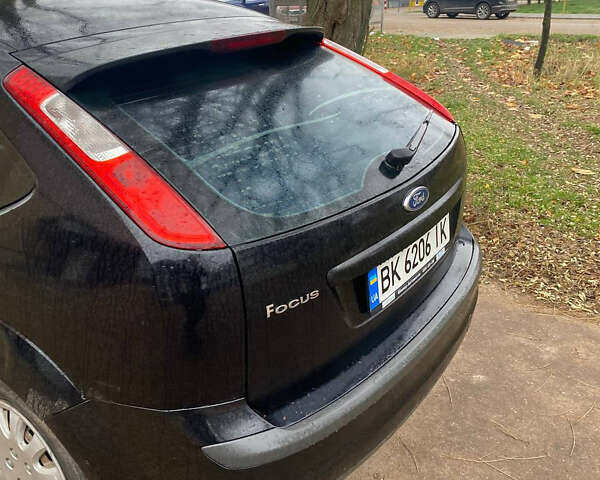 Черный Форд Фокус, объемом двигателя 1.6 л и пробегом 257 тыс. км за 3000 $, фото 5 на Automoto.ua