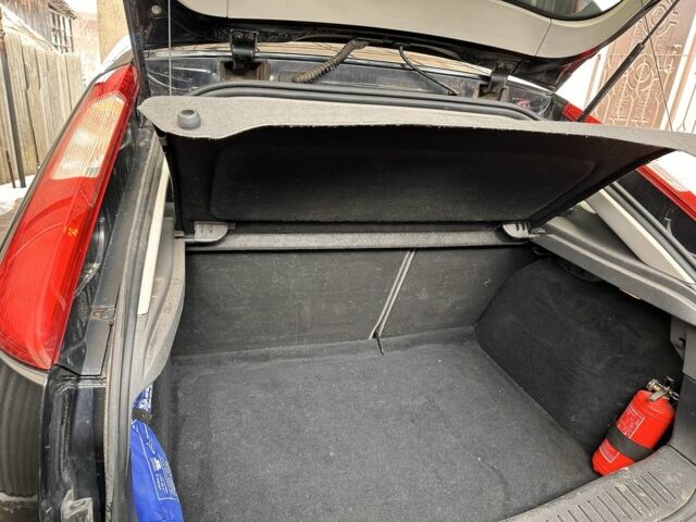 Чорний Форд Фокус, об'ємом двигуна 1.6 л та пробігом 238 тис. км за 5100 $, фото 5 на Automoto.ua