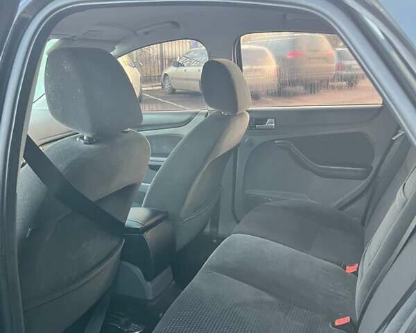 Чорний Форд Фокус, об'ємом двигуна 2 л та пробігом 313 тис. км за 3250 $, фото 10 на Automoto.ua