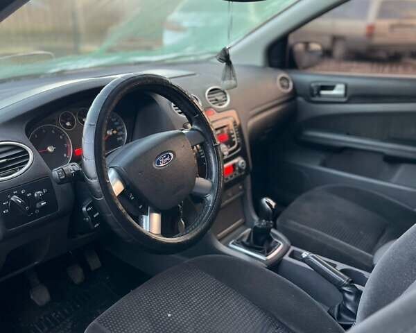 Чорний Форд Фокус, об'ємом двигуна 2 л та пробігом 313 тис. км за 3250 $, фото 9 на Automoto.ua