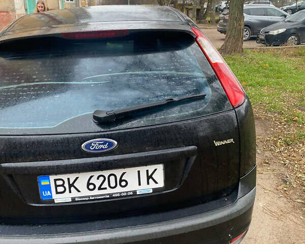 Черный Форд Фокус, объемом двигателя 1.6 л и пробегом 257 тыс. км за 3000 $, фото 6 на Automoto.ua