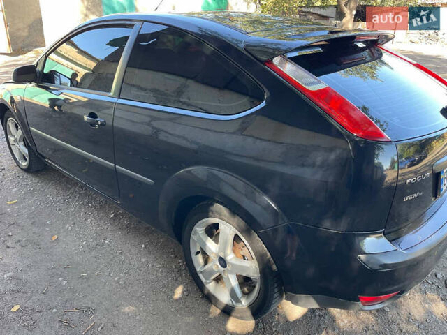 Черный Форд Фокус, объемом двигателя 1.75 л и пробегом 294 тыс. км за 5200 $, фото 6 на Automoto.ua
