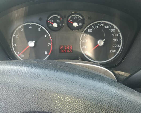 Черный Форд Фокус, объемом двигателя 1.6 л и пробегом 196 тыс. км за 4100 $, фото 9 на Automoto.ua