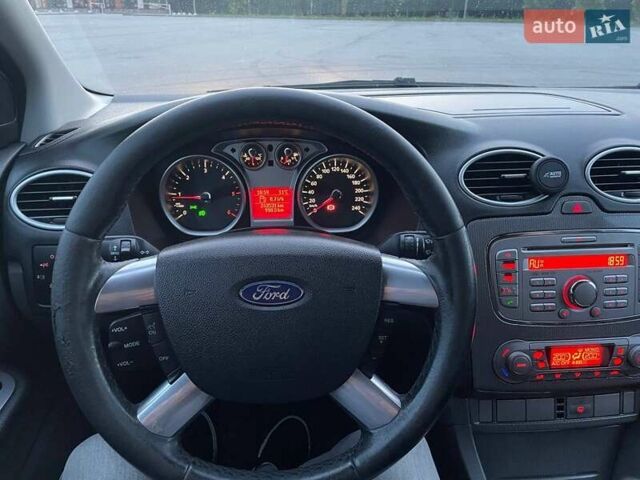 Черный Форд Фокус, объемом двигателя 1.8 л и пробегом 245 тыс. км за 7000 $, фото 47 на Automoto.ua