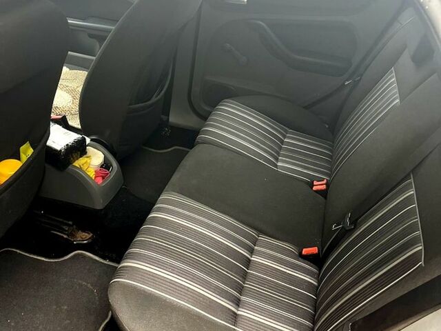 Чорний Форд Фокус, об'ємом двигуна 1.6 л та пробігом 213 тис. км за 5750 $, фото 4 на Automoto.ua