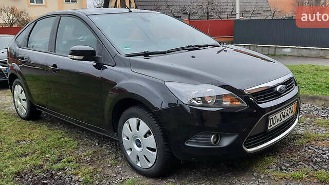 Черный Форд Фокус, объемом двигателя 1.8 л и пробегом 189 тыс. км за 5500 $, фото 2 на Automoto.ua