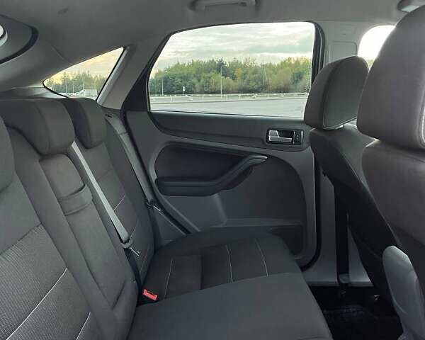 Черный Форд Фокус, объемом двигателя 1.8 л и пробегом 245 тыс. км за 7000 $, фото 44 на Automoto.ua