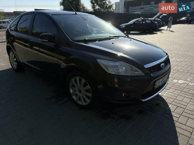 Черный Форд Фокус, объемом двигателя 1.6 л и пробегом 177 тыс. км за 5500 $, фото 2 на Automoto.ua