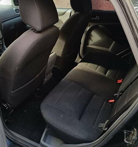 Черный Форд Фокус, объемом двигателя 1.8 л и пробегом 287 тыс. км за 6800 $, фото 26 на Automoto.ua