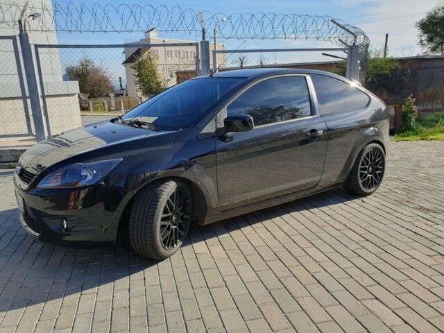 Черный Форд Фокус, объемом двигателя 2 л и пробегом 210 тыс. км за 7000 $, фото 3 на Automoto.ua