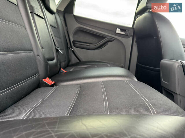 Черный Форд Фокус, объемом двигателя 1.8 л и пробегом 193 тыс. км за 5999 $, фото 77 на Automoto.ua