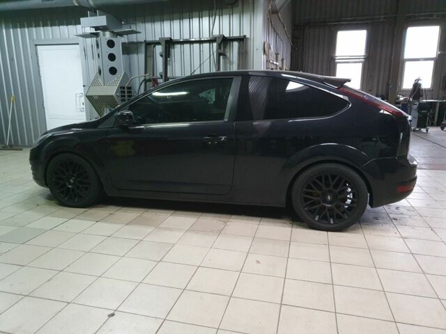 Черный Форд Фокус, объемом двигателя 2 л и пробегом 210 тыс. км за 7000 $, фото 2 на Automoto.ua