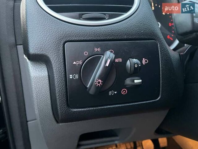 Черный Форд Фокус, объемом двигателя 1.8 л и пробегом 245 тыс. км за 7000 $, фото 52 на Automoto.ua