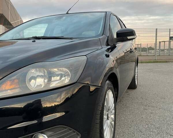 Черный Форд Фокус, объемом двигателя 1.8 л и пробегом 245 тыс. км за 7000 $, фото 16 на Automoto.ua