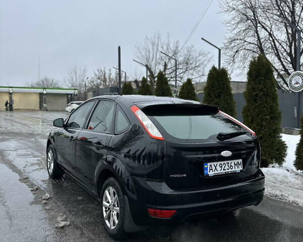Черный Форд Фокус, объемом двигателя 1.6 л и пробегом 222 тыс. км за 5099 $, фото 2 на Automoto.ua
