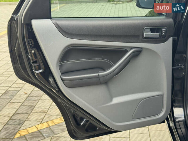 Черный Форд Фокус, объемом двигателя 1.8 л и пробегом 193 тыс. км за 5999 $, фото 67 на Automoto.ua