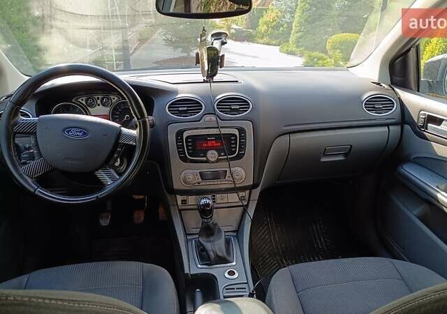 Черный Форд Фокус, объемом двигателя 1.8 л и пробегом 287 тыс. км за 6800 $, фото 45 на Automoto.ua