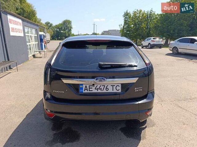 Черный Форд Фокус, объемом двигателя 1.6 л и пробегом 330 тыс. км за 4400 $, фото 6 на Automoto.ua