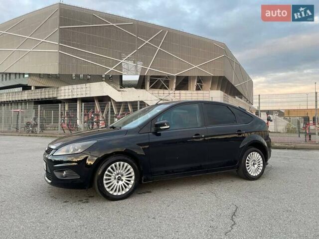 Черный Форд Фокус, объемом двигателя 1.8 л и пробегом 245 тыс. км за 7000 $, фото 2 на Automoto.ua