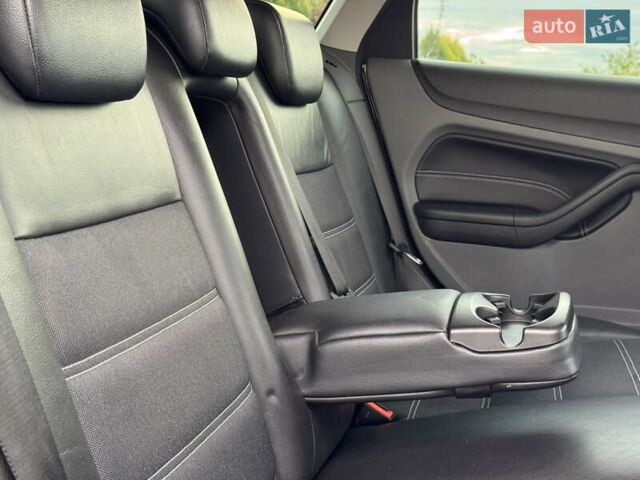 Черный Форд Фокус, объемом двигателя 1.8 л и пробегом 193 тыс. км за 5999 $, фото 80 на Automoto.ua