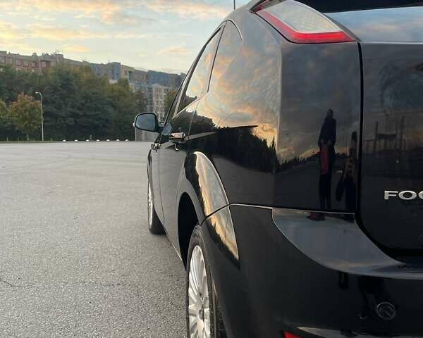 Черный Форд Фокус, объемом двигателя 1.8 л и пробегом 245 тыс. км за 7000 $, фото 12 на Automoto.ua