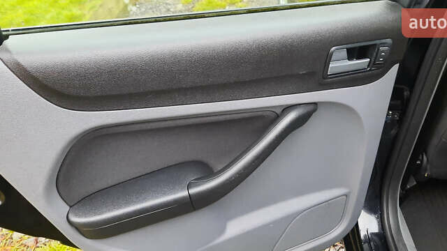 Черный Форд Фокус, объемом двигателя 1.8 л и пробегом 189 тыс. км за 5500 $, фото 37 на Automoto.ua