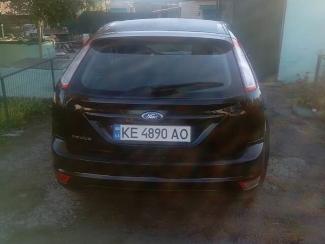 Черный Форд Фокус, объемом двигателя 1.6 л и пробегом 268 тыс. км за 4800 $, фото 1 на Automoto.ua