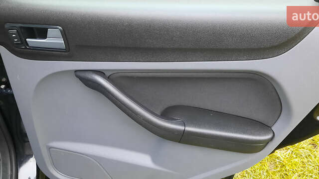 Черный Форд Фокус, объемом двигателя 1.8 л и пробегом 189 тыс. км за 5500 $, фото 29 на Automoto.ua