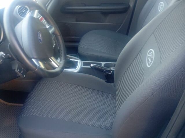 Черный Форд Фокус, объемом двигателя 1.6 л и пробегом 268 тыс. км за 4800 $, фото 4 на Automoto.ua