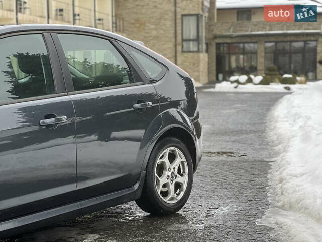 Черный Форд Фокус, объемом двигателя 1.6 л и пробегом 281 тыс. км за 4250 $, фото 3 на Automoto.ua