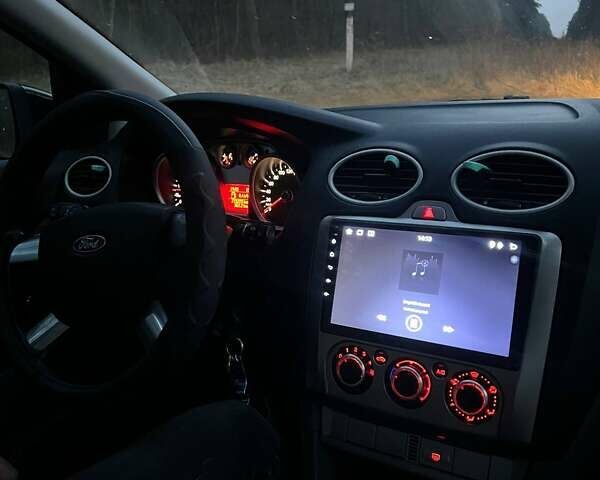 Черный Форд Фокус, объемом двигателя 1.56 л и пробегом 278 тыс. км за 4600 $, фото 10 на Automoto.ua