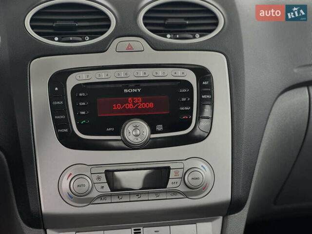 Черный Форд Фокус, объемом двигателя 1.6 л и пробегом 192 тыс. км за 5600 $, фото 13 на Automoto.ua