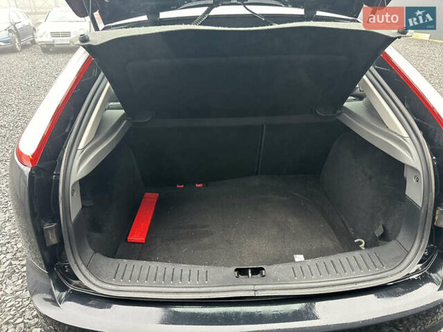 Черный Форд Фокус, объемом двигателя 1.8 л и пробегом 283 тыс. км за 5200 $, фото 12 на Automoto.ua