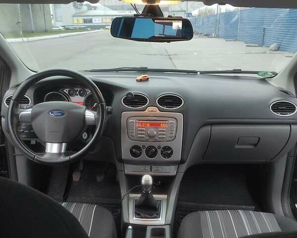 Черный Форд Фокус, объемом двигателя 1.6 л и пробегом 266 тыс. км за 5700 $, фото 17 на Automoto.ua