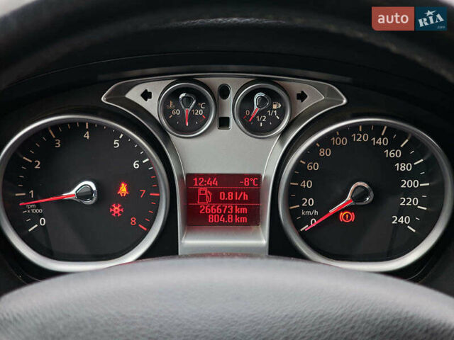 Черный Форд Фокус, объемом двигателя 1.6 л и пробегом 266 тыс. км за 5490 $, фото 21 на Automoto.ua