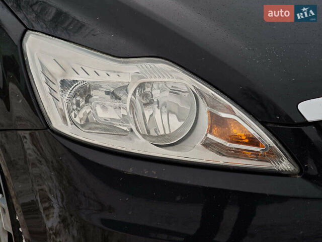 Черный Форд Фокус, объемом двигателя 1.6 л и пробегом 266 тыс. км за 5490 $, фото 7 на Automoto.ua