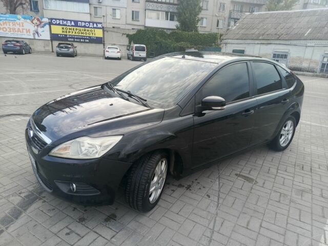 Черный Форд Фокус, объемом двигателя 1.6 л и пробегом 305 тыс. км за 5500 $, фото 1 на Automoto.ua