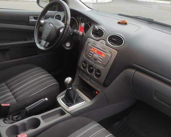 Черный Форд Фокус, объемом двигателя 1.6 л и пробегом 266 тыс. км за 5700 $, фото 20 на Automoto.ua