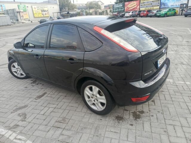 Черный Форд Фокус, объемом двигателя 1.6 л и пробегом 305 тыс. км за 5500 $, фото 6 на Automoto.ua