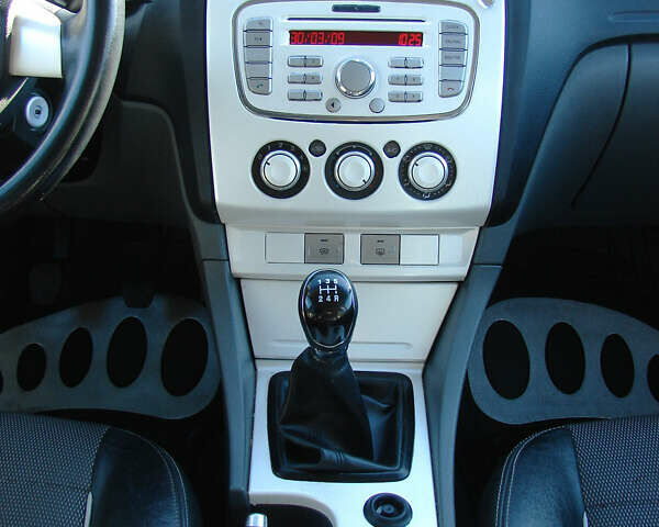 Форд Фокус 2009 в Одессе на Automoto.ua Черный Форд Фокус, объемом двигателя 1.6 л и пробегом 213 тыс. км за 5750 $, фото 18 на Automoto.ua