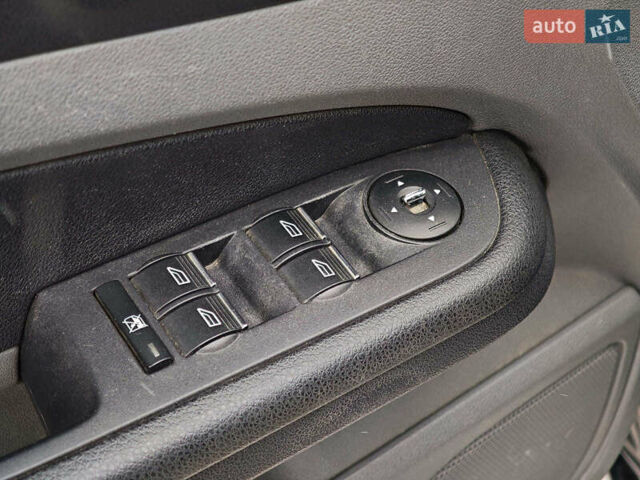 Черный Форд Фокус, объемом двигателя 1.6 л и пробегом 266 тыс. км за 5490 $, фото 18 на Automoto.ua