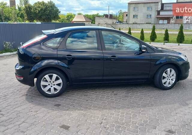 Черный Форд Фокус, объемом двигателя 1.56 л и пробегом 405 тыс. км за 4950 $, фото 10 на Automoto.ua