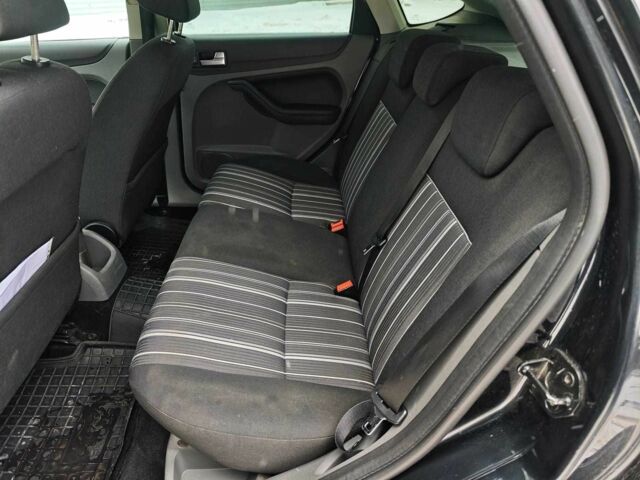 Черный Форд Фокус, объемом двигателя 1.6 л и пробегом 266 тыс. км за 5490 $, фото 9 на Automoto.ua