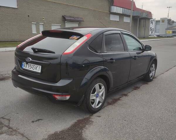 Черный Форд Фокус, объемом двигателя 1.6 л и пробегом 266 тыс. км за 5700 $, фото 1 на Automoto.ua